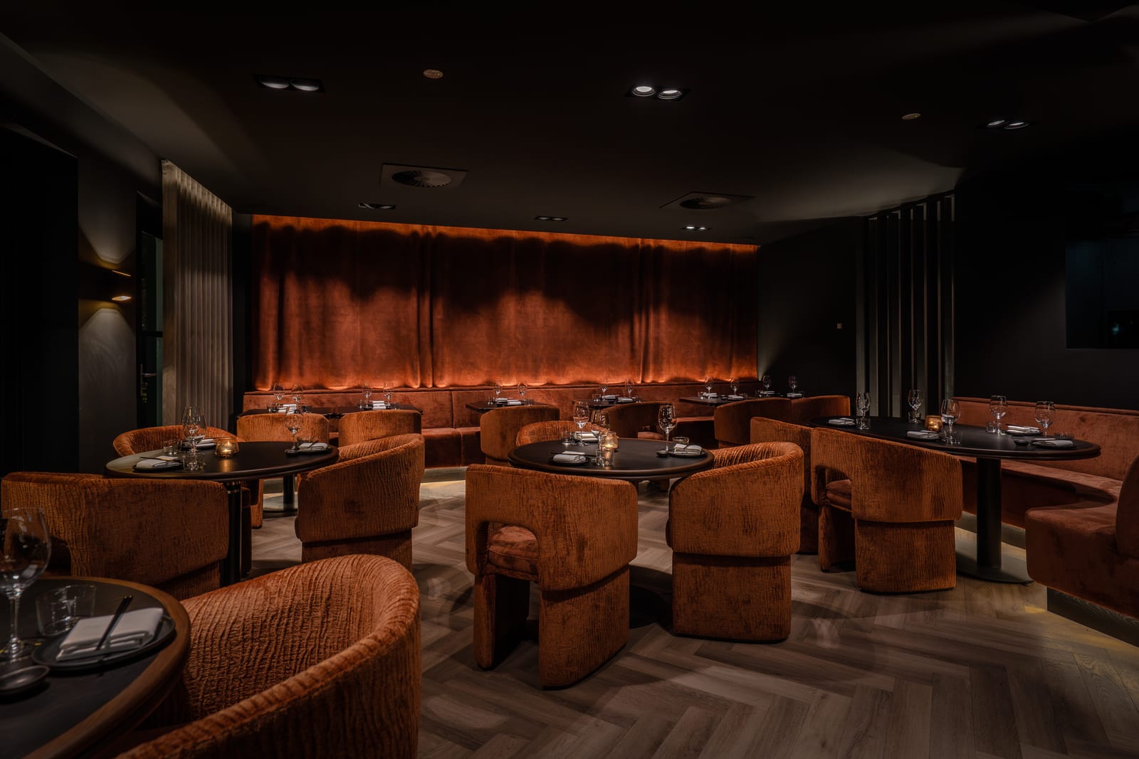 Interieur van ROKU Restaurant